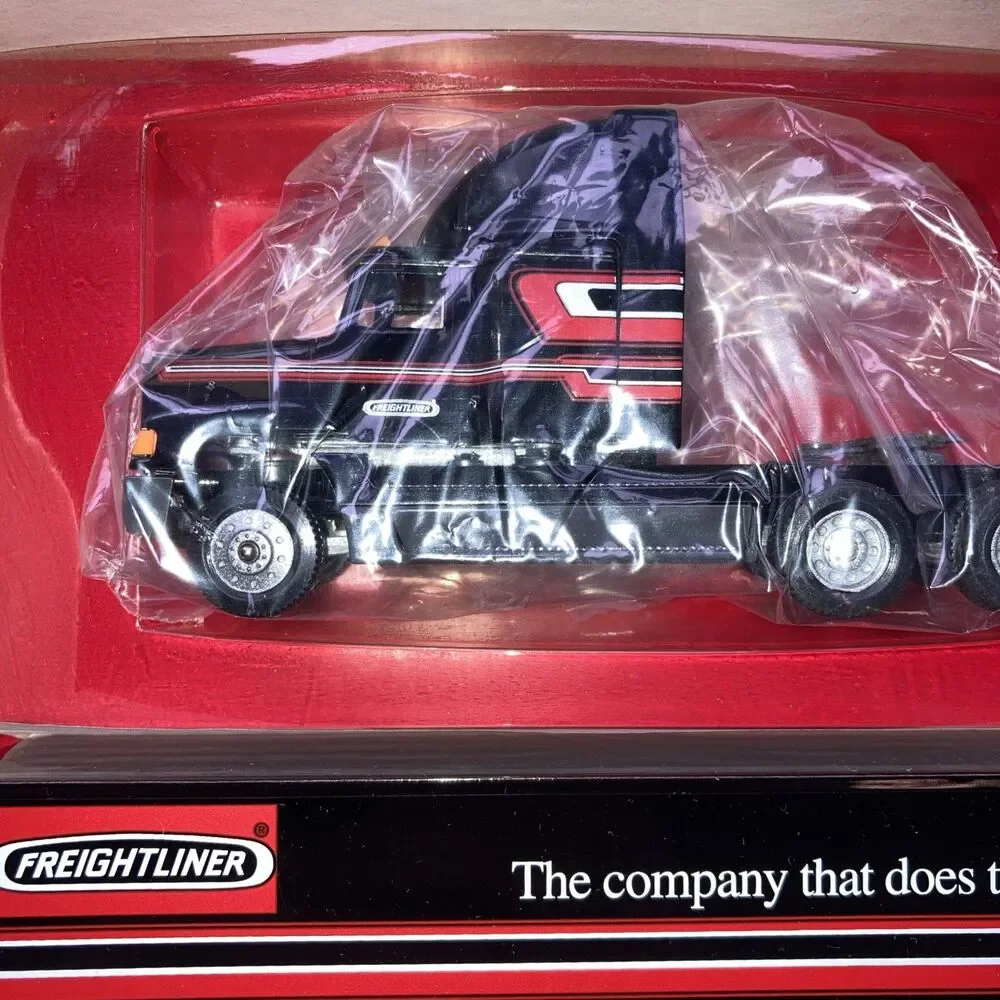 Winross Tractor Trailer 1/64 Semi Freightliner Company A001
